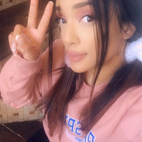 Meet your Posher, Jessica - Picture 1 of 1